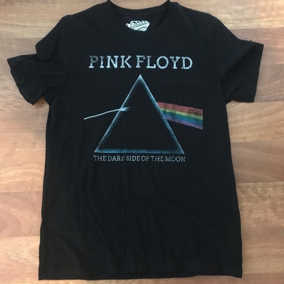 Old Navy Tops - Pink Floyd Graphic Tee 🌈